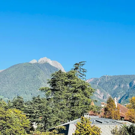 Ehrenburg 5 * Merano